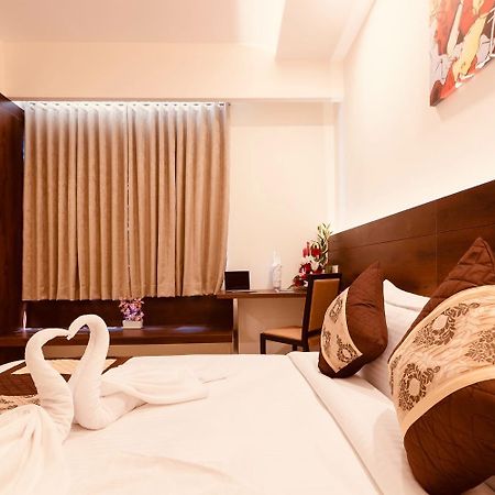 Hotel Crystal Inn Plaza Delhi Airport Нью-Делі Екстер'єр фото